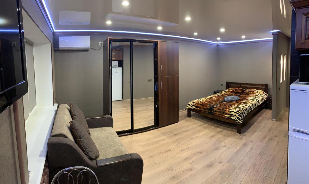 Апартаменти Loft-студио в самом центре Николаева Екстер'єр фото